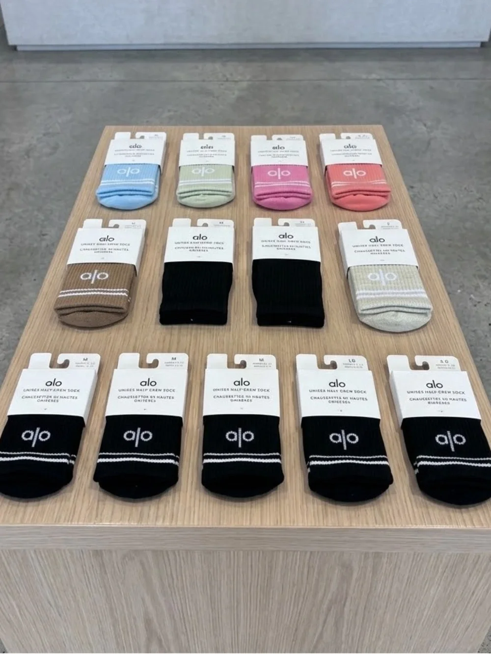 ALO Yoga Crew Socks black beige pink green blue nwt